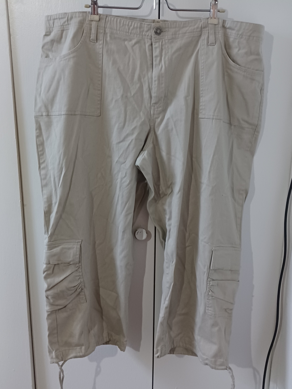 Faded Glory Side Walk Beige Stretch Capris